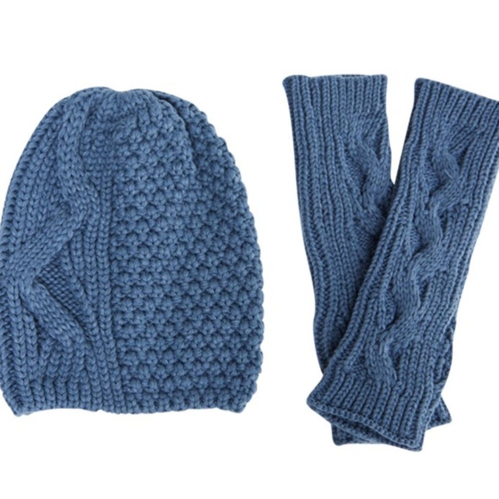 NWOT Summer & Rose Beanie and Gloves set